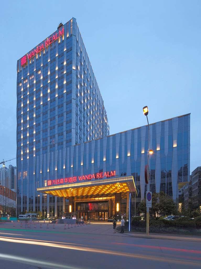 Готель Wanda Realm Huangshi Екстер'єр фото