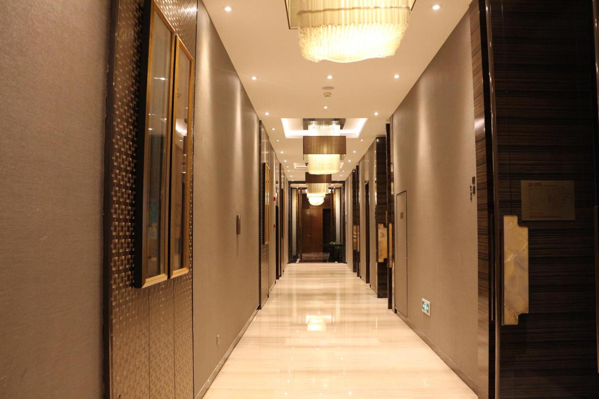 Готель Wanda Realm Huangshi Екстер'єр фото